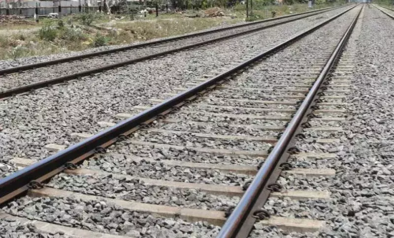 Assam: धेमाजी में रेलवे ट्रैक पर दो लोगों के शव मिले, जांच जारी