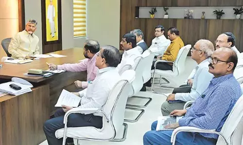 CM Chandrababu : 1,000 करोड़ रुपये से 2,000 किलोमीटर सड़कें विकसित की जाएंगी CM Chandrababu : 1,000 करोड़ रुपये से 2,000 किलोमीटर सड़कें विकसित की जाएंगी