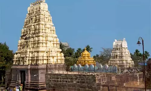 Andhra : श्रीशैलम में आज से श्रावण मास उत्सव शुरू हो गया है