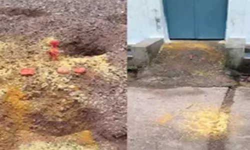टोना-जादू से अंगारी गांव में दहशत, घरों के दरवाजे में नींबू-कठपुतली मिले