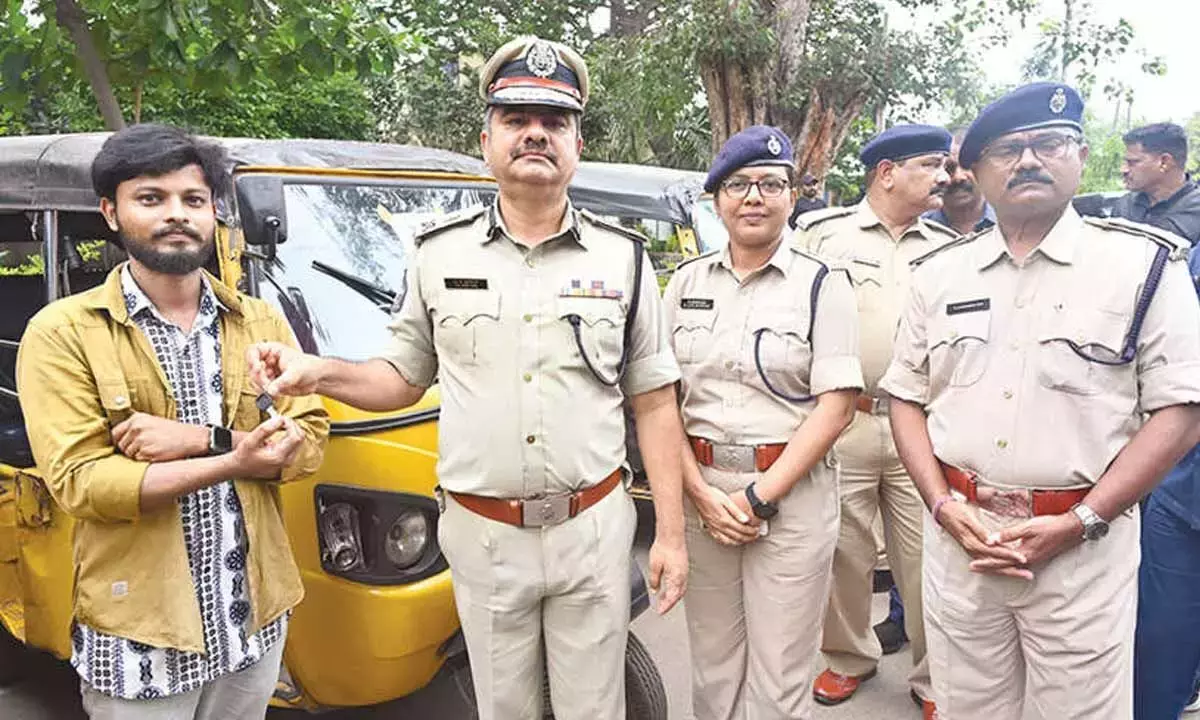 Andhra: पुलिस ने जून में 59 संपत्ति मामले पकड़े Andhra: पुलिस ने जून में 59 संपत्ति मामले पकड़े