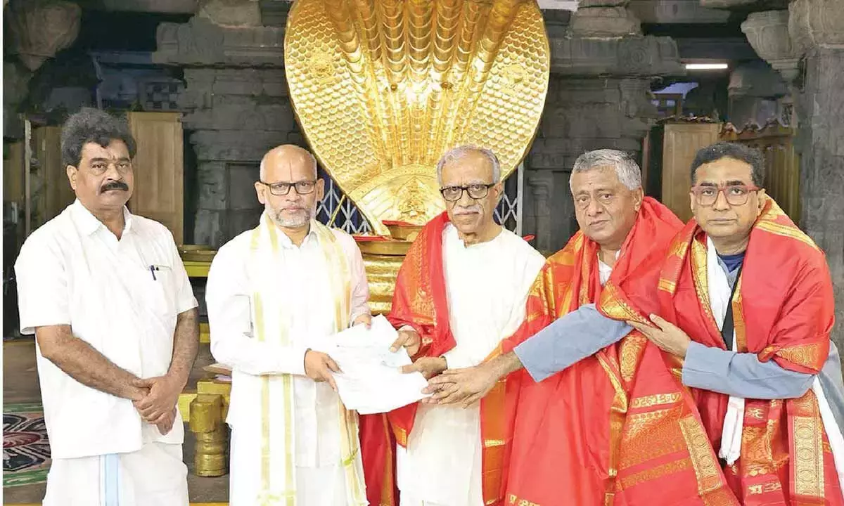 Andhra: भक्त ने टीटीडी को 3 करोड़ रुपये की संपत्ति दान की