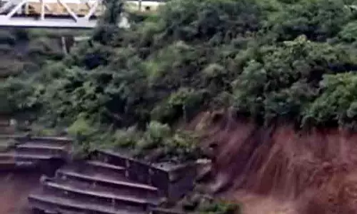 मुसीबत का रास्ता, नदी तल पर अवैध खनन से Pathankot-Jammu रेल संपर्क खतरे में