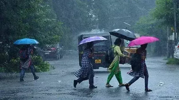 Kerala: बारिश का अलर्ट अपडेट, कई ज़िलों में ऑरेंज चेतावनी जारी Kerala: बारिश का अलर्ट अपडेट, कई ज़िलों में ऑरेंज चेतावनी जारी