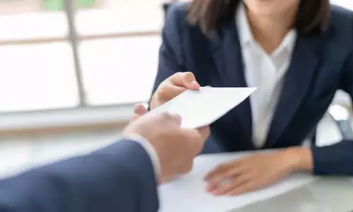 अधिकतम कर लाभ के लिए अपने वार्षिक बोनस का बुद्धिमानी से निवेश कैसे करें? अधिकतम कर लाभ के लिए अपने वार्षिक बोनस का बुद्धिमानी से निवेश कैसे करें?