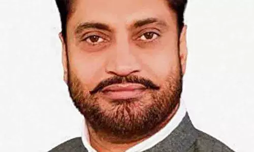 Mohali में कूड़े की समस्या को लेकर मेयर और डिप्टी मेयर ने आप सरकार पर निशाना साधा Mohali में कूड़े की समस्या को लेकर मेयर और डिप्टी मेयर ने आप सरकार पर निशाना साधा