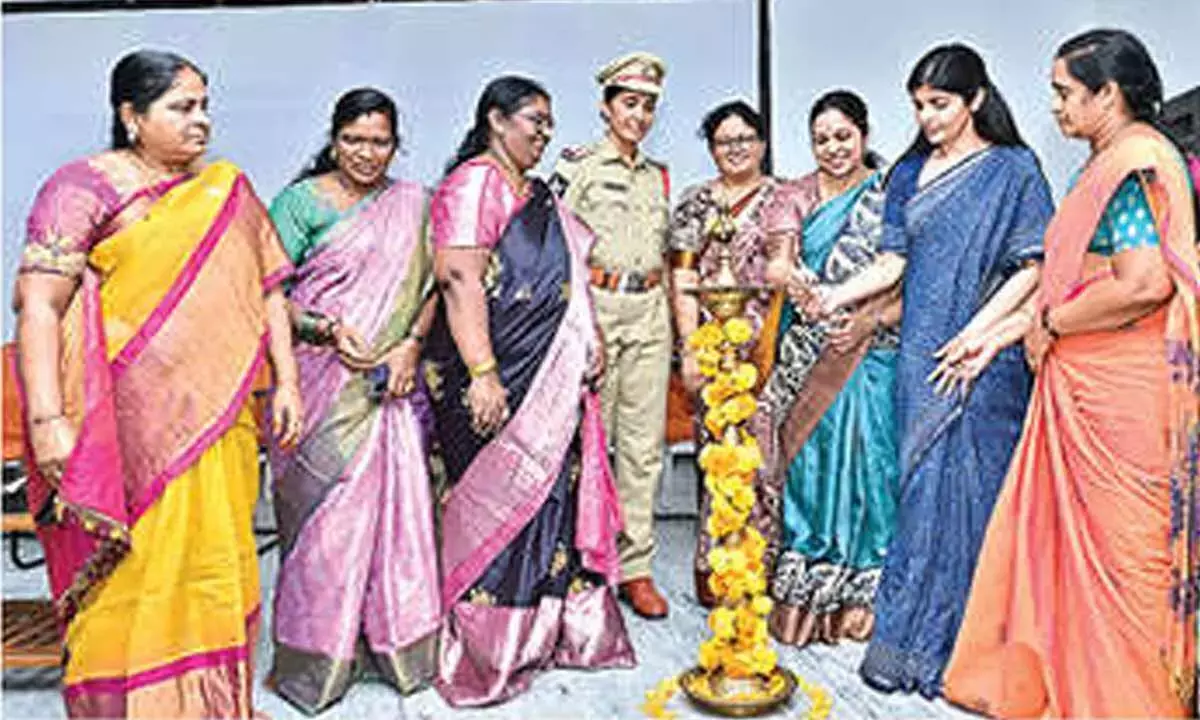 Andhra: महिला सुरक्षा पर जागरूकता कार्यक्रम आयोजित