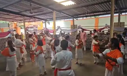 श्री सत्य साईं प्रेम प्रवाहिनी रथ ने चेंबूर स्कूलों का दौरा किया