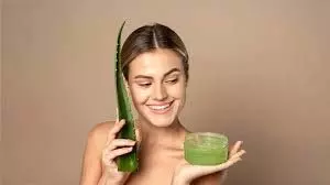 Aloe Vera: एलोवेरा से पाएं खूबसूरत और मजबूत बाल, जानें इस्तेमाल का सही तरीका Aloe Vera: एलोवेरा से पाएं खूबसूरत और मजबूत बाल, जानें इस्तेमाल का सही तरीका