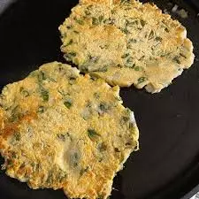 Moringa Thalipeeth Recipe: मोरिंगा पावर, जानिए सुपर हेल्दी थालीपीठ बनाने का सबसे आसान तरीका Moringa Thalipeeth Recipe: मोरिंगा पावर, जानिए सुपर हेल्दी थालीपीठ बनाने का सबसे आसान तरीका