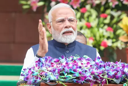 कारगिल विजय दिवस पर देश ने वीर जवानों को किया नमन, प्रधानमंत्री मोदी ने दी श्रद्धांजलि कारगिल विजय दिवस पर देश ने वीर जवानों को किया नमन, प्रधानमंत्री मोदी ने दी श्रद्धांजलि