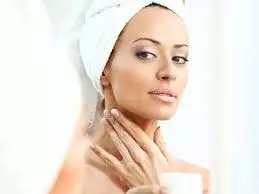 Beauty Tips: रोज रात को सोने से पहले करें ये 4 काम, 40 के बाद भी चेहरा दिखेगा जवां Beauty Tips: रोज रात को सोने से पहले करें ये 4 काम, 40 के बाद भी चेहरा दिखेगा जवां