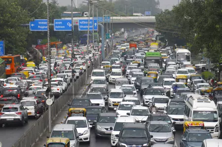 सुप्रीम कोर्ट पहुंची दिल्ली सरकार, पुराने वाहनों पर रोक के आदेश पर पुनर्विचार की मांग सुप्रीम कोर्ट पहुंची दिल्ली सरकार, पुराने वाहनों पर रोक के आदेश पर पुनर्विचार की मांग