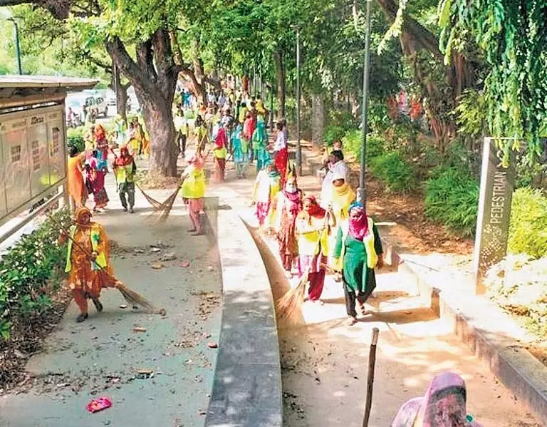 मुख्यमंत्री ने स्वच्छता अभियान पर बैठक की, कार्ययोजना तैयार करने को कहा मुख्यमंत्री ने स्वच्छता अभियान पर बैठक की, कार्ययोजना तैयार करने को कहा