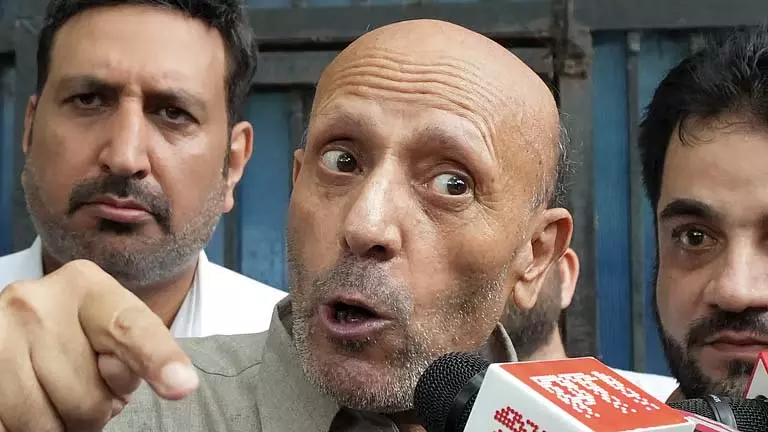 दिल्ली हाईकोर्ट ने एर राशिद की जमानत याचिका पर एनआईए से जवाब मांगा दिल्ली हाईकोर्ट ने एर राशिद की जमानत याचिका पर एनआईए से जवाब मांगा