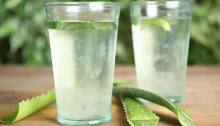 Aloe Vera Juice: आपको स्वस्थ रखने में करता है मदद, इस हेल्दी ड्रिंक के सेवन से दूर होंगी ये समस्याएं Aloe Vera Juice: आपको स्वस्थ रखने में करता है मदद, इस हेल्दी ड्रिंक के सेवन से दूर होंगी ये समस्याएं