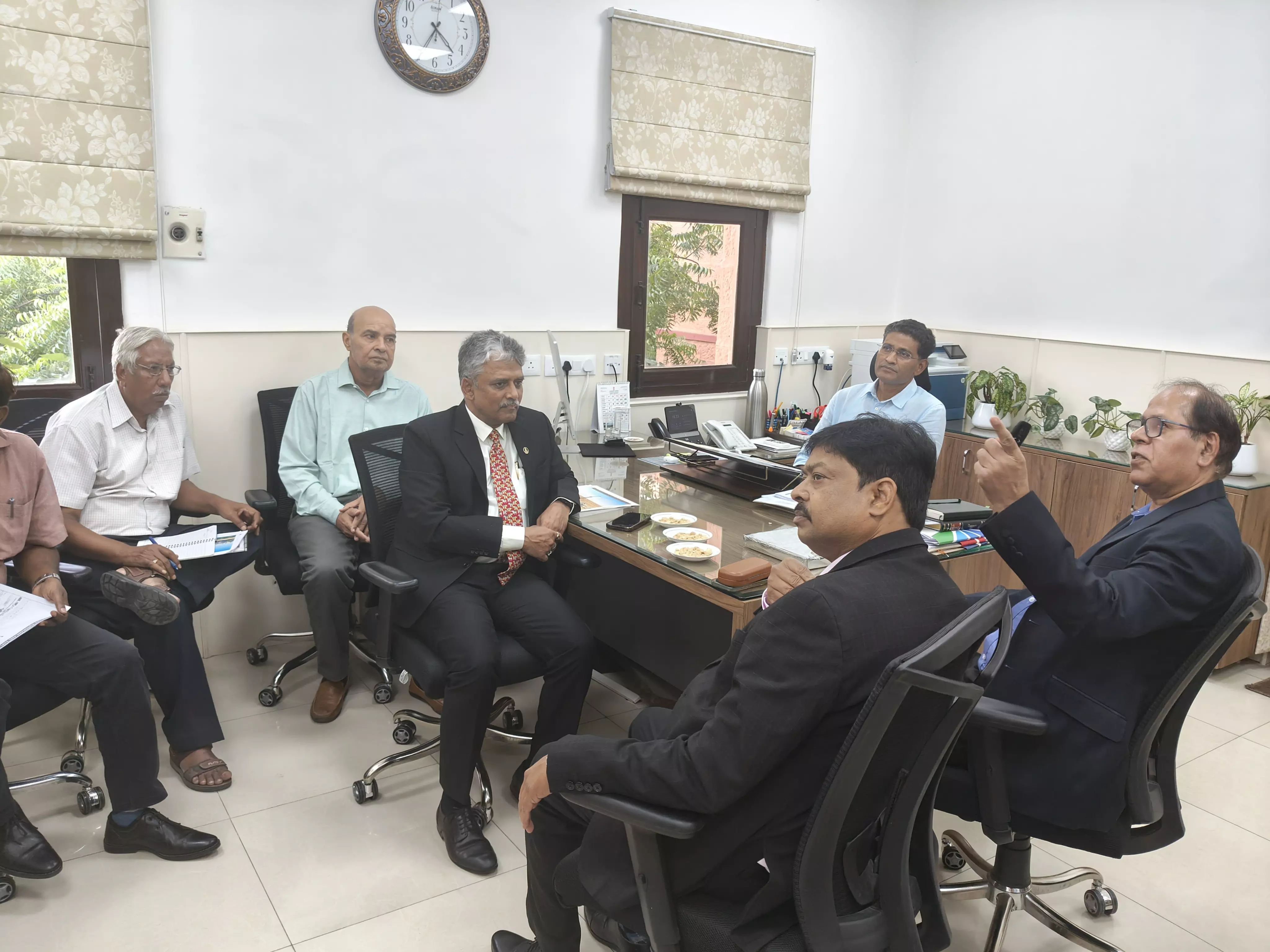 Jaipur: राज्य में कच्चे तेल और प्राकृतिक गैस का उत्पादन बढ़ाने की बनेगी कार्ययोजना Jaipur: राज्य में कच्चे तेल और प्राकृतिक गैस का उत्पादन बढ़ाने की बनेगी कार्ययोजना