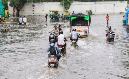 मध्य प्रदेश में भारी बारिश से जन जीवन प्रभावित, भोपाल में जलजमाव मध्य प्रदेश में भारी बारिश से जन जीवन प्रभावित, भोपाल में जलजमाव