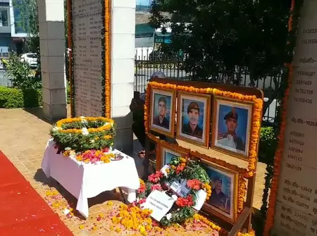 कारगिल विजय दिवस के 26 साल: उत्तराखंड ने शहीदों को दी श्रद्धांजलि, वीरांगनाओं का हुआ सम्मान कारगिल विजय दिवस के 26 साल: उत्तराखंड ने शहीदों को दी श्रद्धांजलि, वीरांगनाओं का हुआ सम्मान