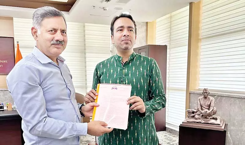 मंत्री धर्माणी ने केंद्रीय कौशल विकास राज्य मंत्री के समक्ष उठाया मामला मंत्री धर्माणी ने केंद्रीय कौशल विकास राज्य मंत्री के समक्ष उठाया मामला