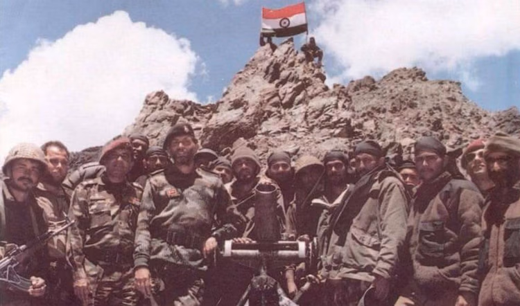 Kannauj: उत्तर प्रदेश में कारगिल शौर्य को सलाम, वीरांगनाओं का सम्मान Kannauj: उत्तर प्रदेश में कारगिल शौर्य को सलाम, वीरांगनाओं का सम्मान