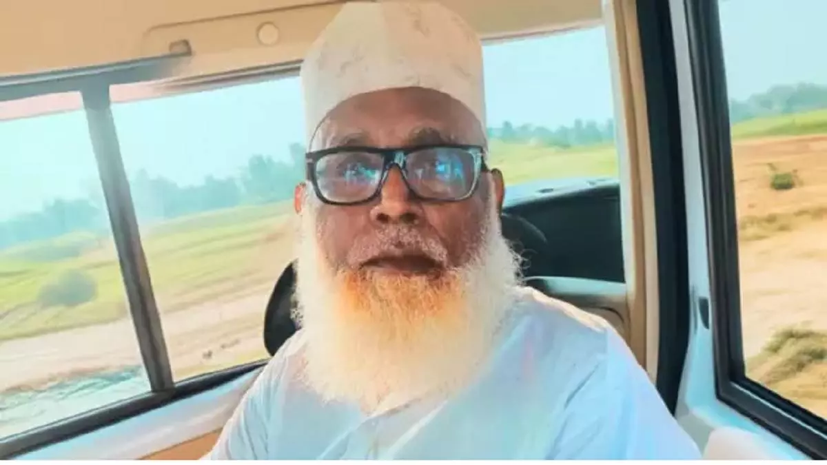 Balrampur: जलालुद्दीन के भतीजे पर प्रशासन का शिकंजा Balrampur: जलालुद्दीन के भतीजे पर प्रशासन का शिकंजा