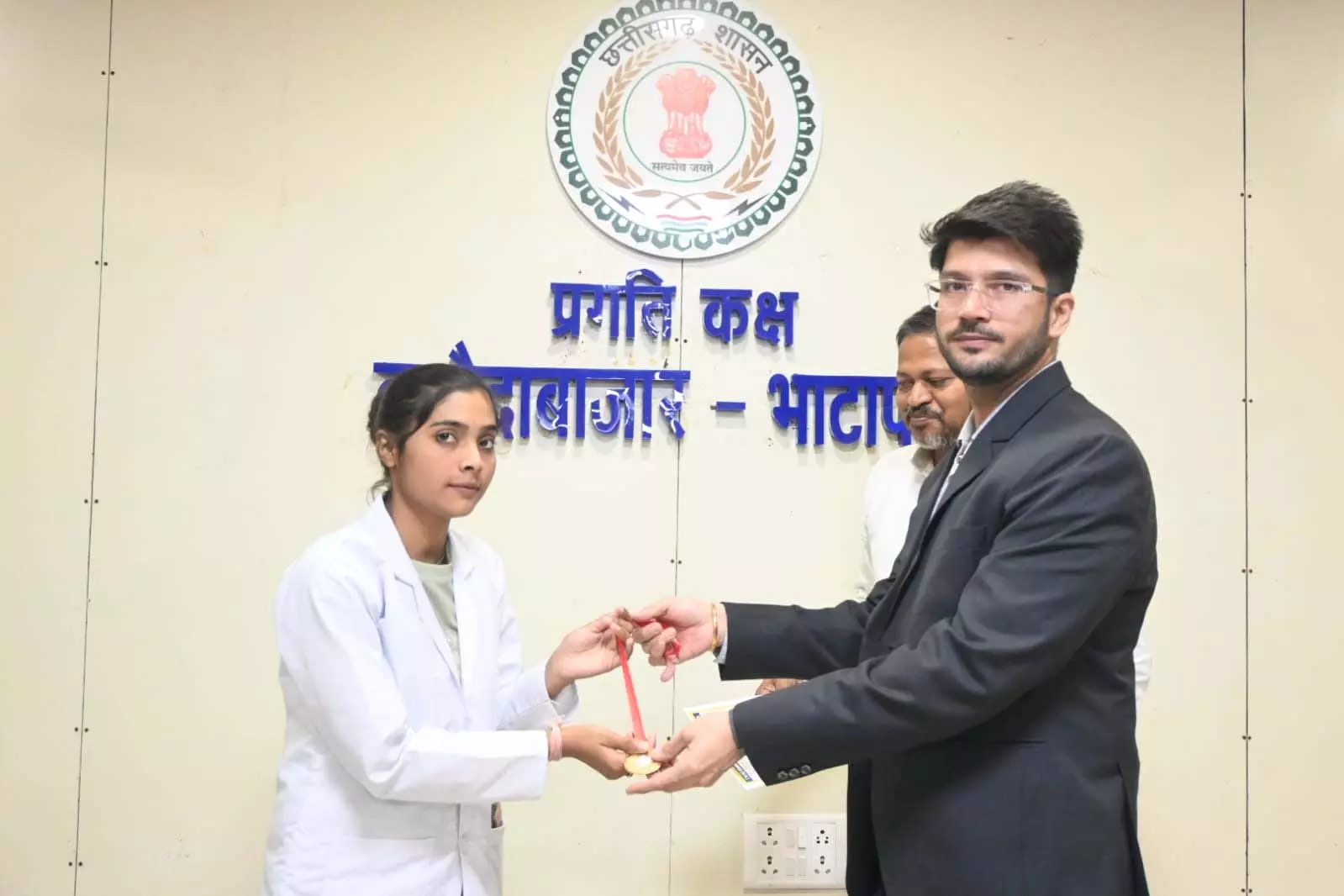 जिला स्तरीय कौशल तिहार स्पर्धा के विजेताओं को कलेक्टर ने किया सम्मानित जिला स्तरीय कौशल तिहार स्पर्धा के विजेताओं को कलेक्टर ने किया सम्मानित