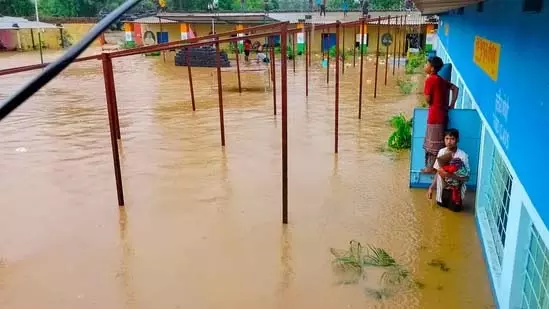 Jharkhand: भारी बारिश के बाद मकान गिरने से छह साल की बच्ची की मौत Jharkhand: भारी बारिश के बाद मकान गिरने से छह साल की बच्ची की मौत