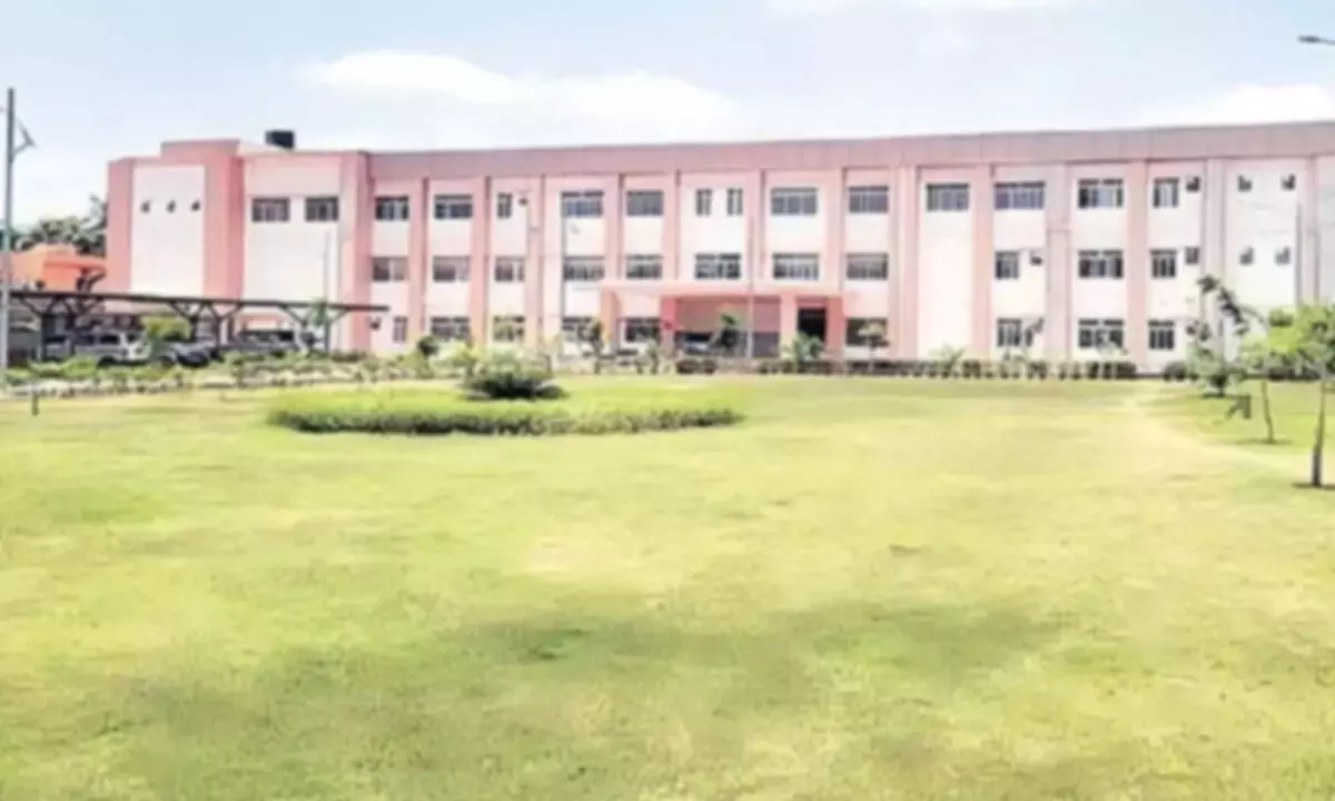 Andhra: ESI अस्पताल उद्घाटन के लिए तैयार Andhra: ESI अस्पताल उद्घाटन के लिए तैयार