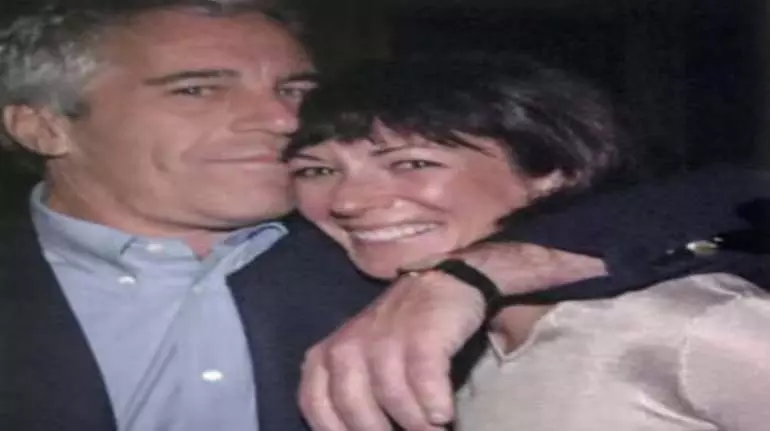 Epstein case में DOJ ने गिस्लेन मैक्सवेल से लगभग 100 लोगों से पूछताछ की Epstein case में DOJ ने गिस्लेन मैक्सवेल से लगभग 100 लोगों से पूछताछ की