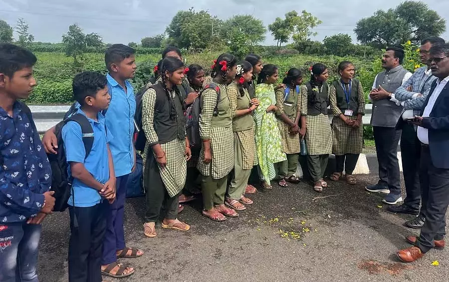 मारगुरा मोरारजी देसाई आवासीय विद्यालय: शिक्षकों के खिलाफ कार्रवाई की मांग मारगुरा मोरारजी देसाई आवासीय विद्यालय: शिक्षकों के खिलाफ कार्रवाई की मांग
