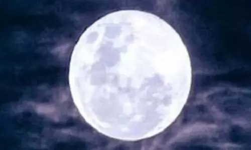 Sawan Purnima 2025: सावन पूर्णिमा कब है 8 या 9 अगस्त को, ये है पूजा, दान और व्रत की विधि Sawan Purnima 2025: सावन पूर्णिमा कब है 8 या 9 अगस्त को, ये है पूजा, दान और व्रत की विधि