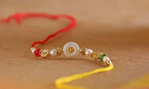 Raksha Bandhan 2025 Upay: रक्षाबंधन पर करें ये पांच उपाय, धन संबंधी समस्याओं से मिलेगी मुक्ति