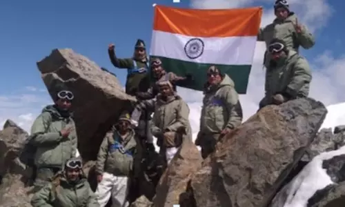 कारगिल विजय दिवस: राष्ट्रपति मुर्मू, रक्षा मंत्री राजनाथ सिंह और गृह मंत्री शाह ने वीर सैनिकों को दी श्रद्धांजलि