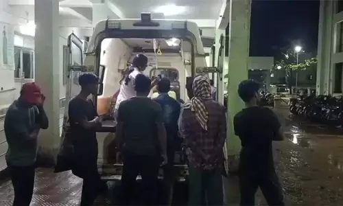 Odisha : जाजपुर में विवाद के चलते महिला ने परिवार के खाने में जहर मिलाया, छह लोग अस्पताल में भर्ती Odisha : जाजपुर में विवाद के चलते महिला ने परिवार के खाने में जहर मिलाया, छह लोग अस्पताल में भर्ती