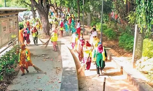 मुख्यमंत्री ने स्वच्छता अभियान पर बैठक की, कार्ययोजना तैयार करने को कहा मुख्यमंत्री ने स्वच्छता अभियान पर बैठक की, कार्ययोजना तैयार करने को कहा
