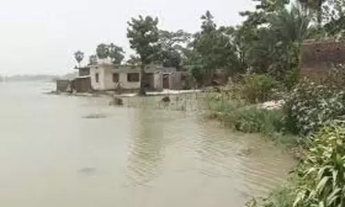 Uttar Pradesh: नहर का किनारा टूटा, महेवा क्षेत्र के दर्जनों गांवों में घुसा बाढ़ का पानी Uttar Pradesh: नहर का किनारा टूटा, महेवा क्षेत्र के दर्जनों गांवों में घुसा बाढ़ का पानी