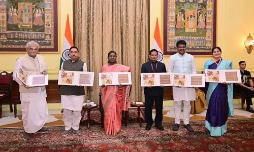 राष्ट्रपति भवन: रानी चेन्नाभैरदेवी स्मारक डाक टिकट जारी राष्ट्रपति भवन: रानी चेन्नाभैरदेवी स्मारक डाक टिकट जारी