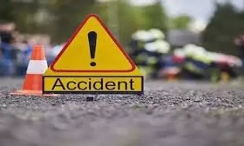 Uttarakhand: अनियंत्रित वाहन सड़क पर पलटा, पूर्व प्रधान की मौत Uttarakhand: अनियंत्रित वाहन सड़क पर पलटा, पूर्व प्रधान की मौत