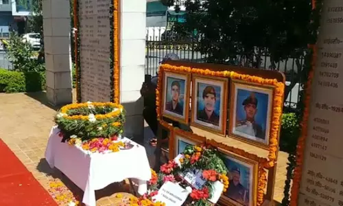 कारगिल विजय दिवस के 26 साल: उत्तराखंड ने शहीदों को दी श्रद्धांजलि, वीरांगनाओं का हुआ सम्मान