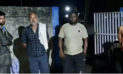 एक ही परिवार के चार सदस्यों ने जहर खाकर की आत्महत्या, हृदय को झकझोर देने वाली खबर