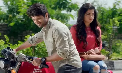 Vijay Deverakonda को अपनी कथित गर्लफ्रेंड रश्मिका मंदाना के साथ ऐसा न करने का पछतावा Vijay Deverakonda को अपनी कथित गर्लफ्रेंड रश्मिका मंदाना के साथ ऐसा न करने का पछतावा