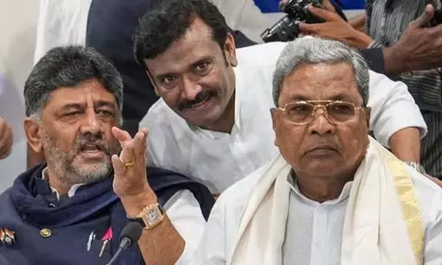 दिल्ली के कर्नाटक भवन में हंगामा, नेताओं के समर्थकों में तीखी झड़प