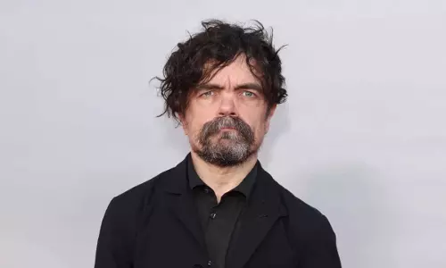 Peter Dinklage ने टॉक्सिक एवेंजर कॉमिक-कॉन प्रीव्यू में खौफनाक हीरो को पेश किया