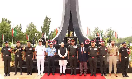 Hyderabad में कारगिल विजय दिवस पर पुष्पांजलि समारोह आयोजित