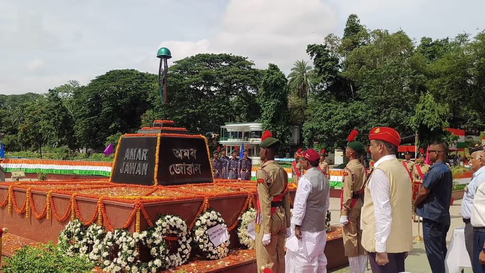 Assam  ने कारगिल विजय दिवस पर कारगिल के वीरों की प्रतिमा का अनावरण किया