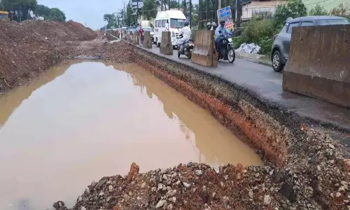 Kerala : सुरक्षा प्रदान किए बिना राष्ट्रीय राजमार्ग का निर्माण