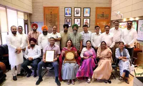 Chandigarh की स्वच्छ उपलब्धि का जश्न मनाने के लिए आप और कांग्रेस पार्षद सर्वदलीय बैठक में शामिल नहीं हुए Chandigarh की स्वच्छ उपलब्धि का जश्न मनाने के लिए आप और कांग्रेस पार्षद सर्वदलीय बैठक में शामिल नहीं हुए