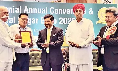 Andhra : मुल्लापुड़ी नरेंद्रनाथ को सेंचुरी ऑफ ऑनर पुरस्कार मिलेगा