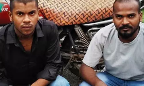 मारपीट-लूट के दो फरार आरोपी गिरफ्तार, जेल भेजे गए